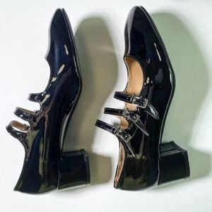 Patent leather with 3 straps Mary Jane Heel.